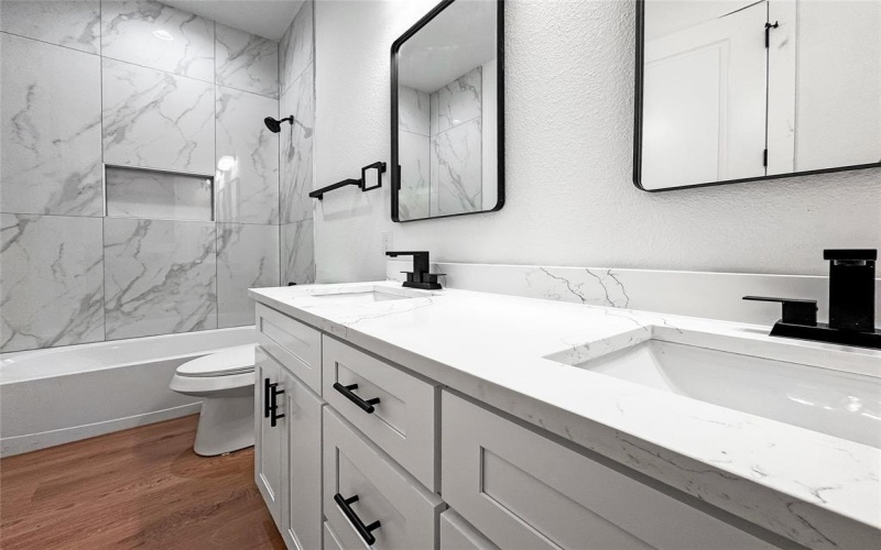 2417 And 2419 Merlin Street, Dallas, TX 75215, 3 Bedrooms Bedrooms, ,2 BathroomsBathrooms,Residential Multi Family,For Sale,2417 And 2419 Merlin Street,0,21039103