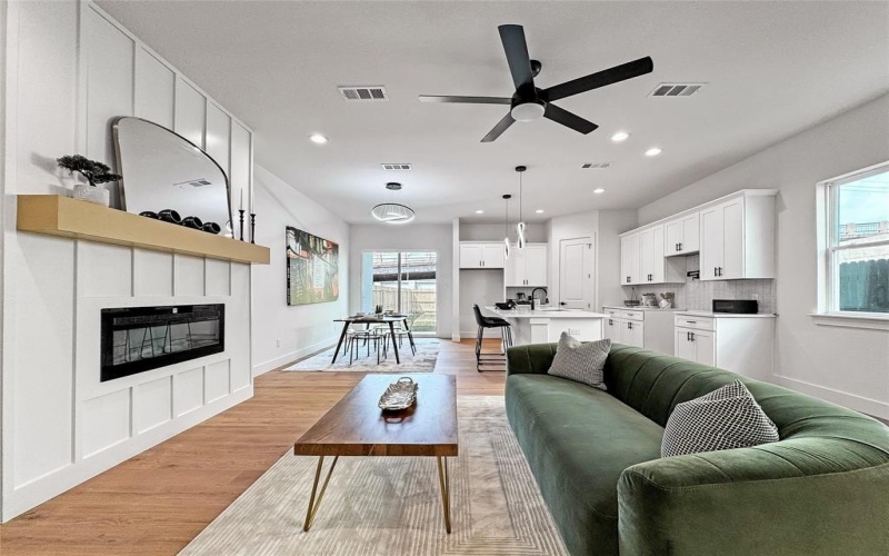 2417 And 2419 Merlin Street, Dallas, TX 75215, 3 Bedrooms Bedrooms, ,2 BathroomsBathrooms,Residential Multi Family,For Sale,2417 And 2419 Merlin Street,0,21039103