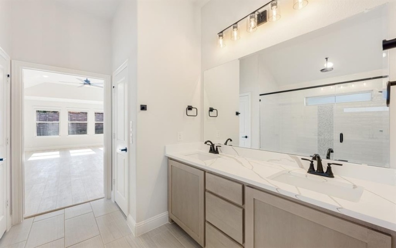 733 Seahawk Street, Joshua, TX 76058, 3 Habitaciones Habitaciones , ,2 BañosBaños,Residential,En Venta,733 Seahawk Street,0,21039109