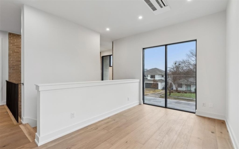 9015 Daytonia Avenue, Dallas, TX 75218, 4 Habitaciones Habitaciones , ,3 BañosBaños,Residential,En Venta,9015 Daytonia Avenue,0,21039349