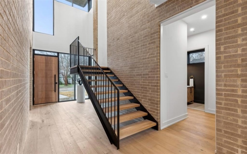 9015 Daytonia Avenue, Dallas, TX 75218, 4 Habitaciones Habitaciones , ,3 BañosBaños,Residential,En Venta,9015 Daytonia Avenue,0,21039349