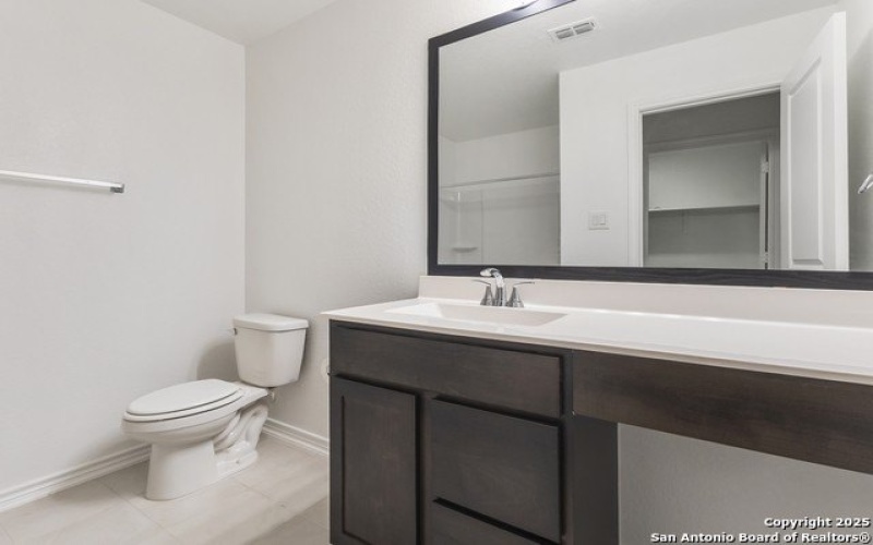10643 W Military Dr Unit 70, San Antonio, TX 78251, 3 Habitaciones Habitaciones , ,2 BañosBaños,Residential,En Venta,10643 W Military Dr Unit 70,0,1894662