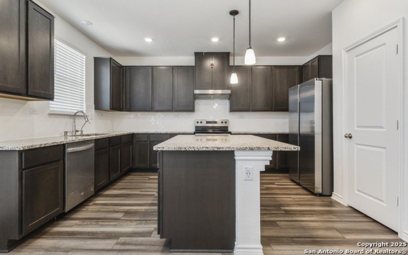 10643 W Military Dr Unit 70, San Antonio, TX 78251, 3 Habitaciones Habitaciones , ,2 BañosBaños,Residential,En Venta,10643 W Military Dr Unit 70,0,1894662