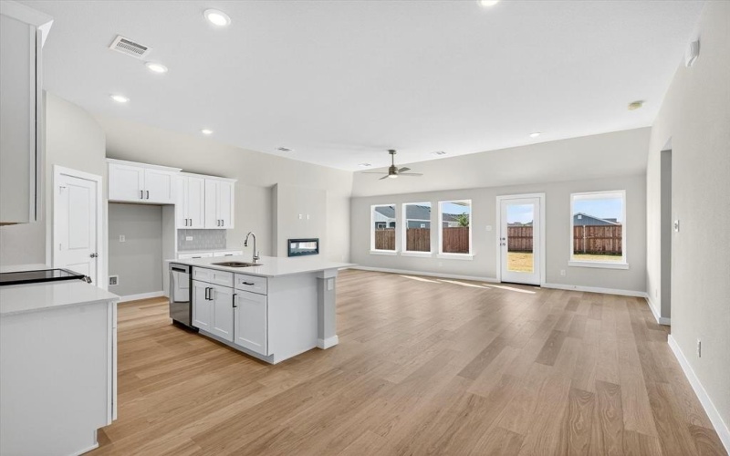 2220 Trailside Drive, Sherman, TX 75092, 3 Bedrooms Bedrooms, ,2 BathroomsBathrooms,Residential,For Sale,2220 Trailside Drive,0,21037251