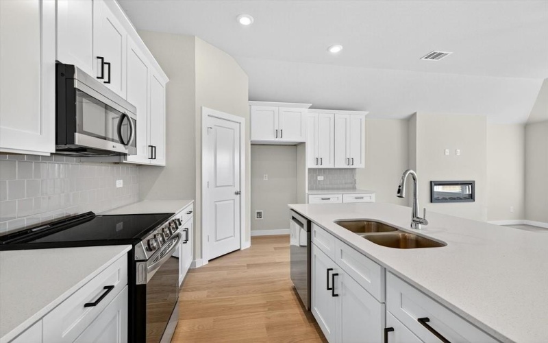 2220 Trailside Drive, Sherman, TX 75092, 3 Bedrooms Bedrooms, ,2 BathroomsBathrooms,Residential,For Sale,2220 Trailside Drive,0,21037251