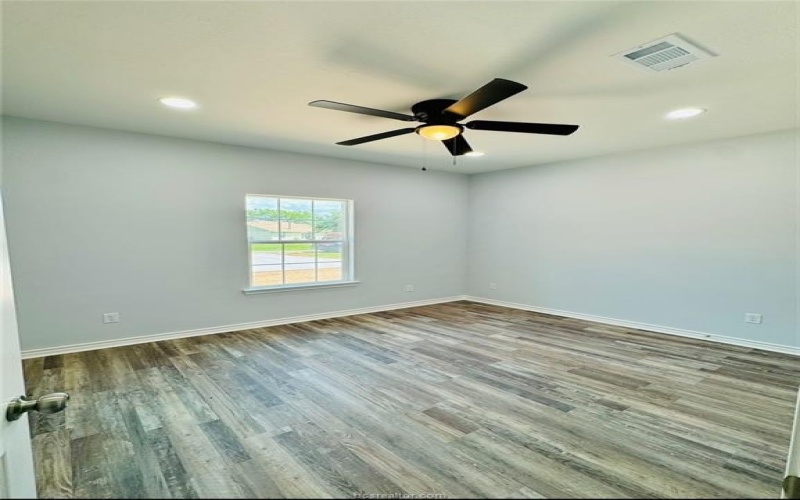 1300 Commerce Street, Hearne, TX 77859, 3 Bedrooms Bedrooms, ,2 BathroomsBathrooms,Residential,For Sale,1300 Commerce Street,0,25006080