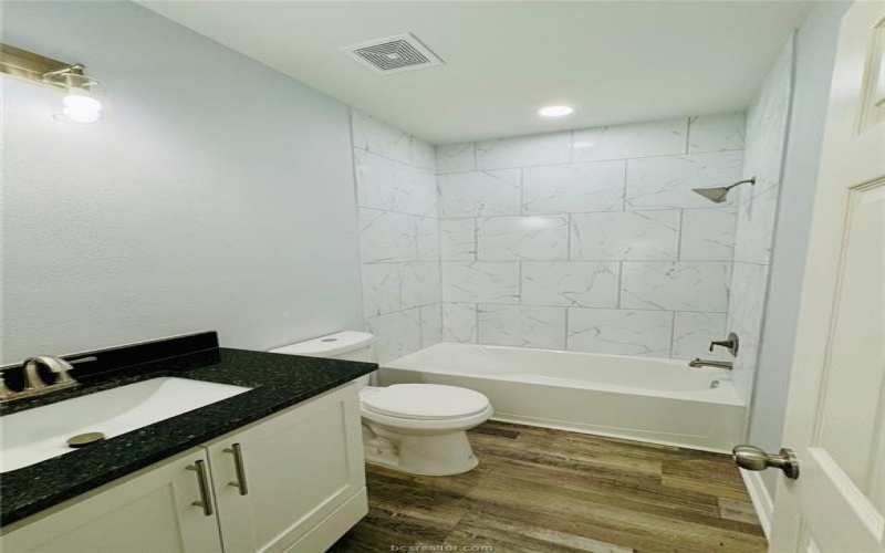 1300 Commerce Street, Hearne, TX 77859, 3 Bedrooms Bedrooms, ,2 BathroomsBathrooms,Residential,For Sale,1300 Commerce Street,0,25006080