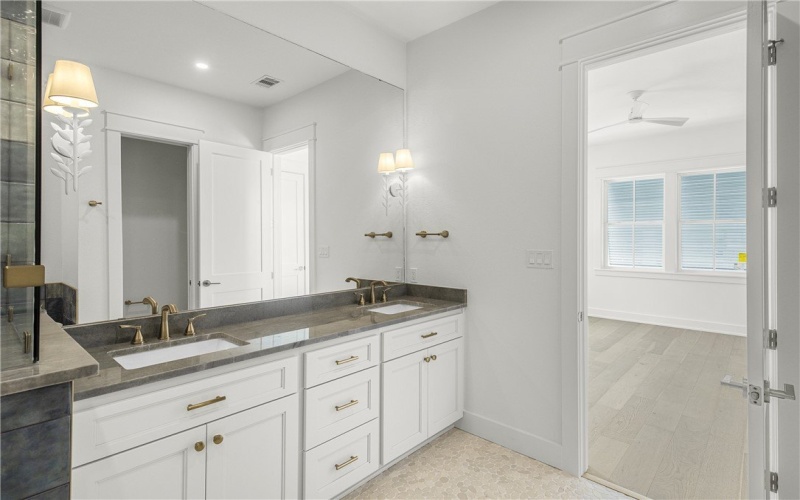 136 W Cotter Avenue unit: 13 #13, Port Aransas, TX 78373, 2 Bedrooms Bedrooms, ,2 BathroomsBathrooms,Residential,For Sale,136 W Cotter Avenue unit: 13,0,463777