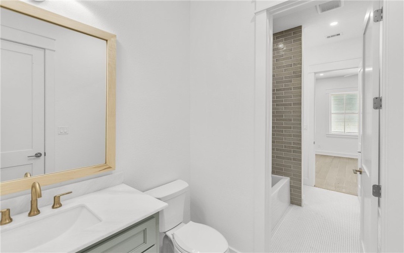136 W Cotter Avenue unit: 13 #13, Port Aransas, TX 78373, 2 Bedrooms Bedrooms, ,2 BathroomsBathrooms,Residential,For Sale,136 W Cotter Avenue unit: 13,0,463777