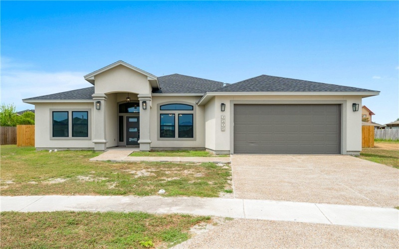 6802 Crosswind Drive, Corpus Christi, TX 78414, 4 Habitaciones Habitaciones , ,3 BañosBaños,Residential,En Venta,6802 Crosswind Drive,0,463840
