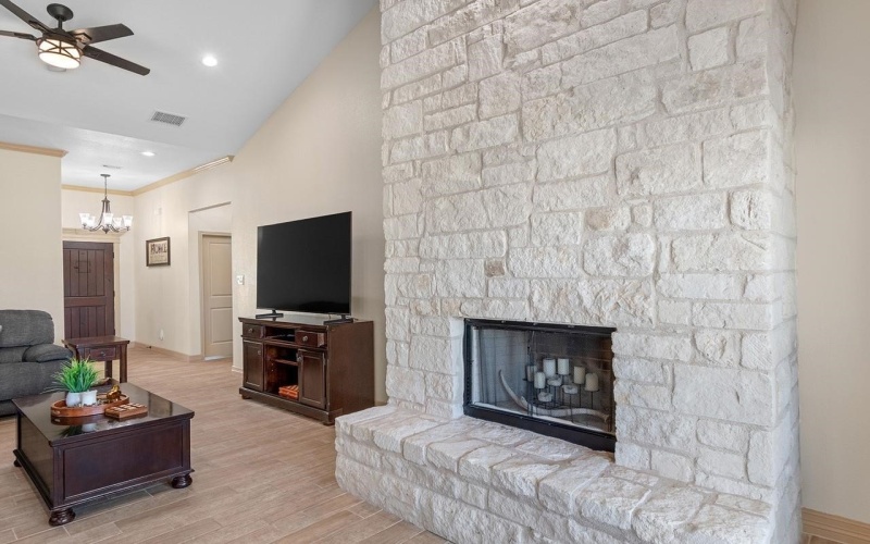 107 Burge, Del Rio, TX 78840, 4 Bedrooms Bedrooms, ,3 BathroomsBathrooms,Residential,For Sale,107 Burge,0,207443