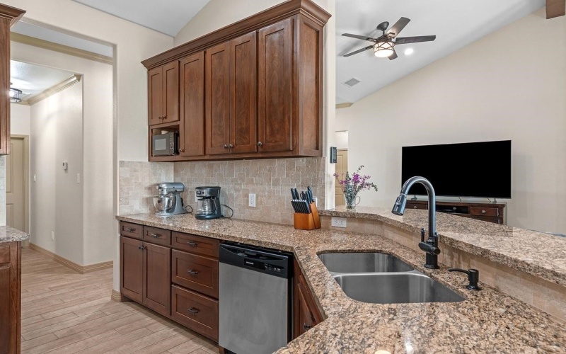 107 Burge, Del Rio, TX 78840, 4 Bedrooms Bedrooms, ,3 BathroomsBathrooms,Residential,For Sale,107 Burge,0,207443