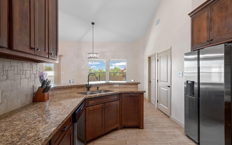 107 Burge, Del Rio, TX 78840, 4 Bedrooms Bedrooms, ,3 BathroomsBathrooms,Residential,For Sale,107 Burge,0,207443