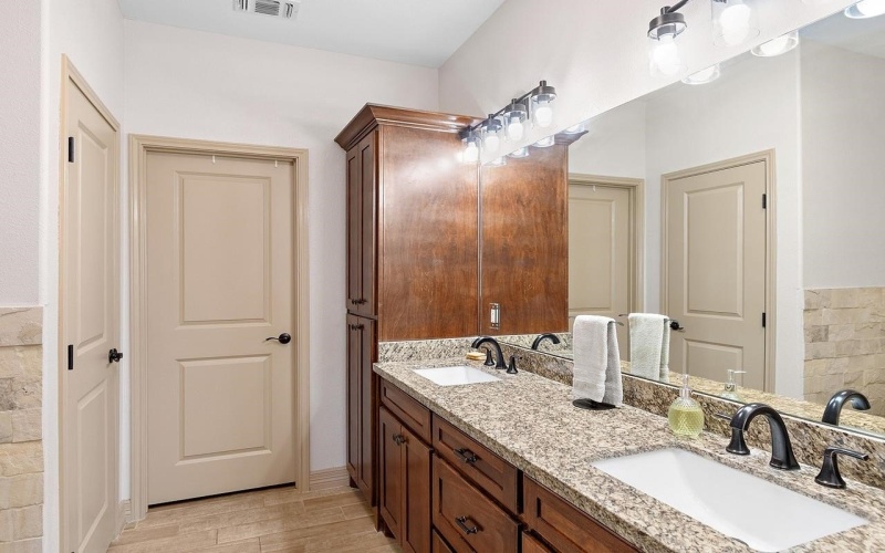 107 Burge, Del Rio, TX 78840, 4 Bedrooms Bedrooms, ,3 BathroomsBathrooms,Residential,For Sale,107 Burge,0,207443