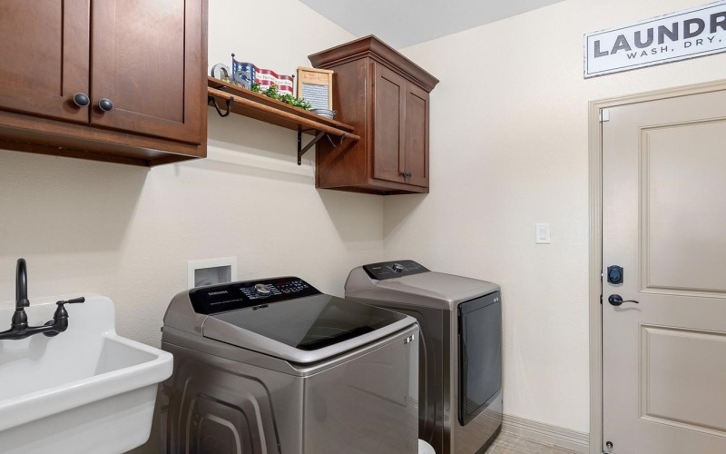 107 Burge, Del Rio, TX 78840, 4 Bedrooms Bedrooms, ,3 BathroomsBathrooms,Residential,For Sale,107 Burge,0,207443