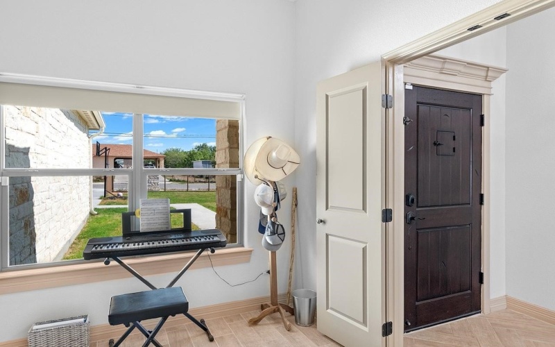 107 Burge, Del Rio, TX 78840, 4 Bedrooms Bedrooms, ,3 BathroomsBathrooms,Residential,For Sale,107 Burge,0,207443