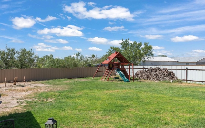 107 Burge, Del Rio, TX 78840, 4 Bedrooms Bedrooms, ,3 BathroomsBathrooms,Residential,For Sale,107 Burge,0,207443