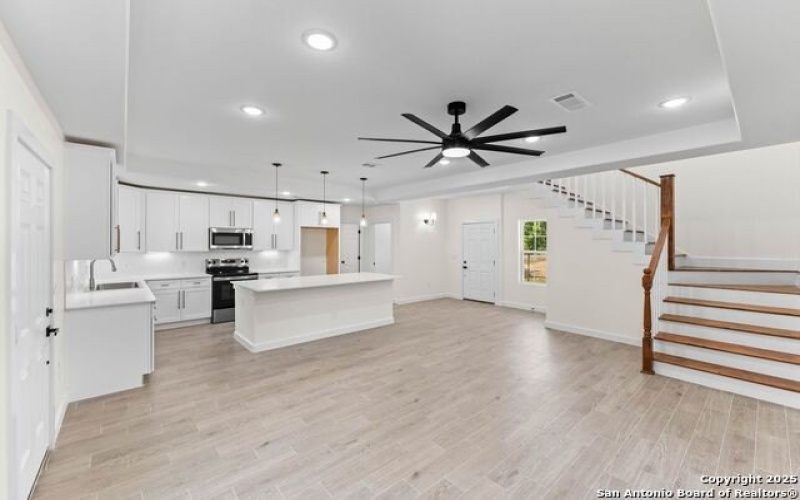 350 Spanish Oak Dr, Canyon Lake, TX 78133, 3 Bedrooms Bedrooms, ,2 BathroomsBathrooms,Residential,For Sale,350 Spanish Oak Dr,0,1894776