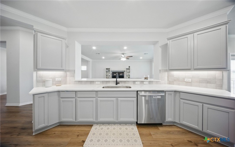711 Saddlehorn Drive, Temple, TX 76502, 4 Habitaciones Habitaciones , ,3 BañosBaños,Residential,En Venta,711 Saddlehorn Drive,0,590470