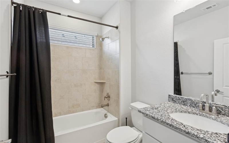 409 Piedmont Drive, Oak Point, TX 75068, 4 Habitaciones Habitaciones , ,3 BañosBaños,Residential,En Venta,409 Piedmont Drive,0,21034425
