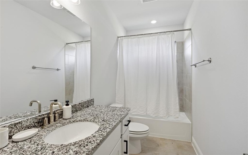 409 Piedmont Drive, Oak Point, TX 75068, 4 Habitaciones Habitaciones , ,3 BañosBaños,Residential,En Venta,409 Piedmont Drive,0,21034425