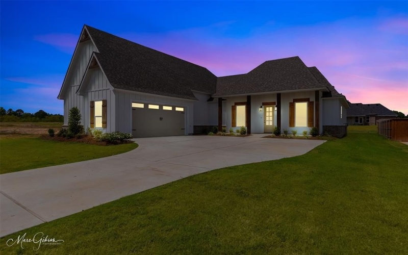 154 Laurel Valley Lane, Stonewall, LA 71078, 4 Bedrooms Bedrooms, ,3 BathroomsBathrooms,Residential,For Sale,154 Laurel Valley Lane,0,21036717