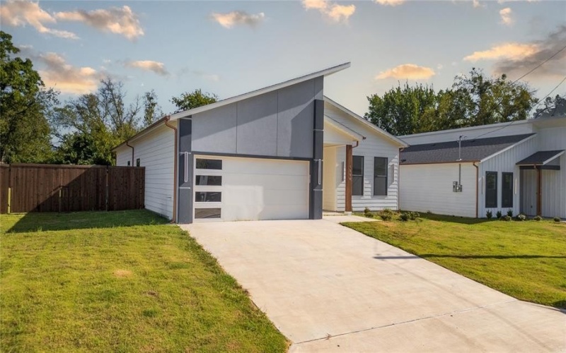 1306 Hemphill Street, Greenville, TX 75401, 4 Habitaciones Habitaciones , ,2 BañosBaños,Residential,En Venta,1306 Hemphill Street,0,21039273