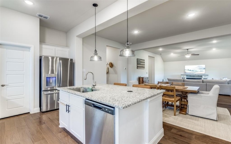 2403 Limestone Lane, Melissa, TX 75454, 3 Bedrooms Bedrooms, ,2 BathroomsBathrooms,Residential,For Sale,2403 Limestone Lane,0,21039585