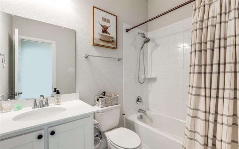 2403 Limestone Lane, Melissa, TX 75454, 3 Bedrooms Bedrooms, ,2 BathroomsBathrooms,Residential,For Sale,2403 Limestone Lane,0,21039585