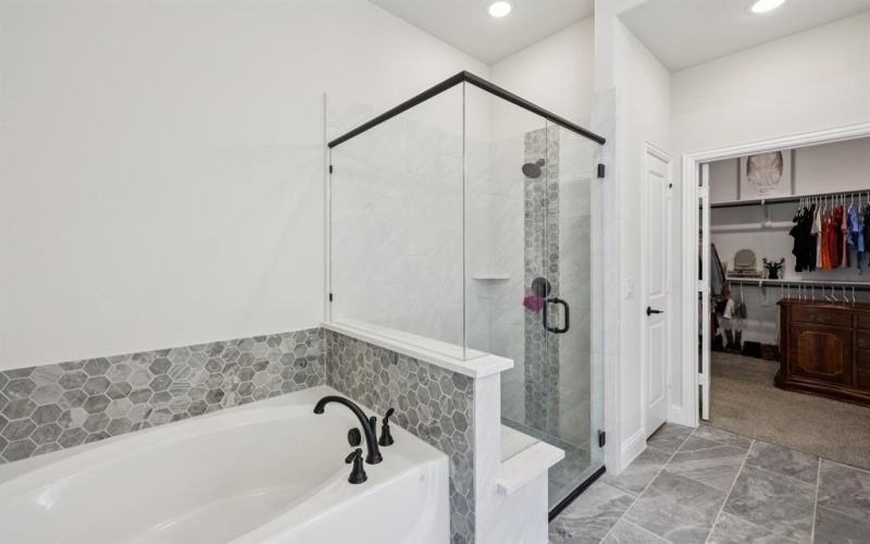 3004 Emerald Trace Drive, Denton, TX 76226, 4 Habitaciones Habitaciones , ,3 BañosBaños,Residential,En Venta,3004 Emerald Trace Drive,0,21039946