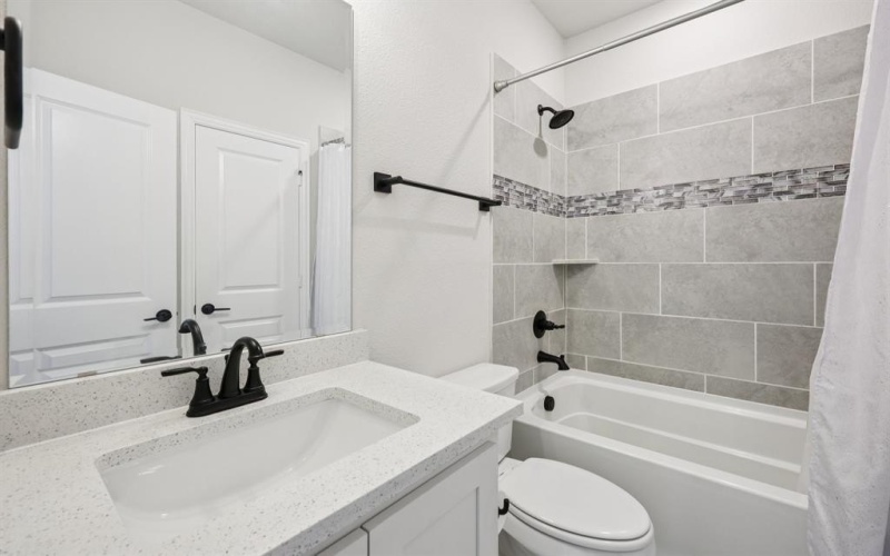 3004 Emerald Trace Drive, Denton, TX 76226, 4 Habitaciones Habitaciones , ,3 BañosBaños,Residential,En Venta,3004 Emerald Trace Drive,0,21039946