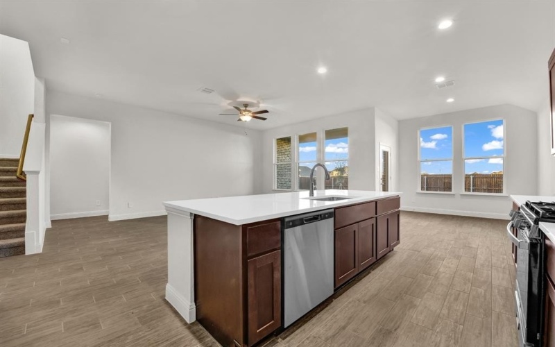 5016 Meadow Vista Lane, Fort Worth, TX 76036, 4 Habitaciones Habitaciones , ,3 BañosBaños,Residential,En Venta,5016 Meadow Vista Lane,0,21040105