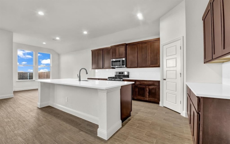 5016 Meadow Vista Lane, Fort Worth, TX 76036, 4 Habitaciones Habitaciones , ,3 BañosBaños,Residential,En Venta,5016 Meadow Vista Lane,0,21040105