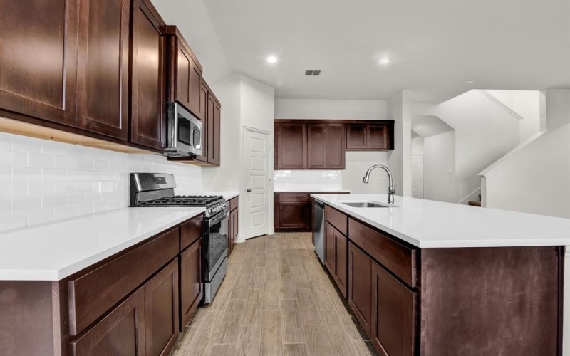 5016 Meadow Vista Lane, Fort Worth, TX 76036, 4 Habitaciones Habitaciones , ,3 BañosBaños,Residential,En Venta,5016 Meadow Vista Lane,0,21040105