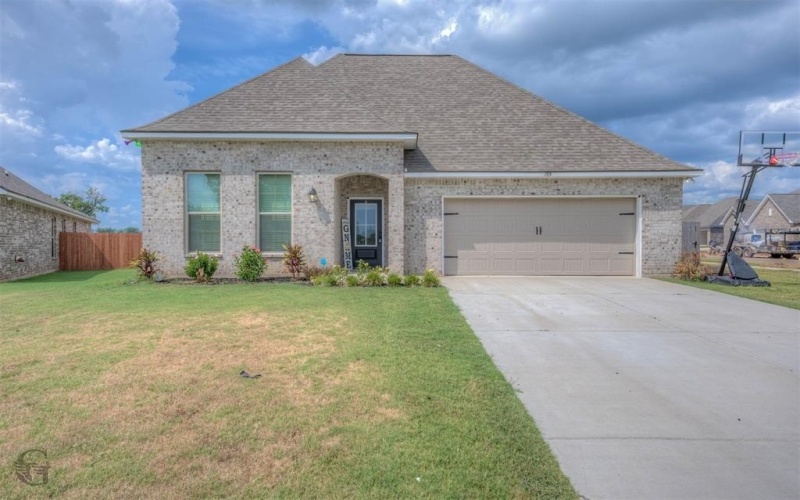 705 Crozier Drive, Bossier City, LA 71111, 3 Bedrooms Bedrooms, ,2 BathroomsBathrooms,Residential,For Sale,705 Crozier Drive,0,21040210