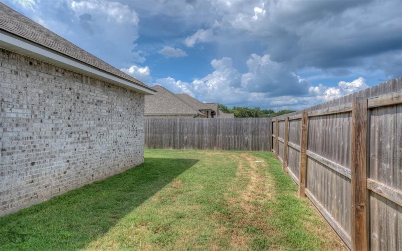 705 Crozier Drive, Bossier City, LA 71111, 3 Bedrooms Bedrooms, ,2 BathroomsBathrooms,Residential,For Sale,705 Crozier Drive,0,21040210