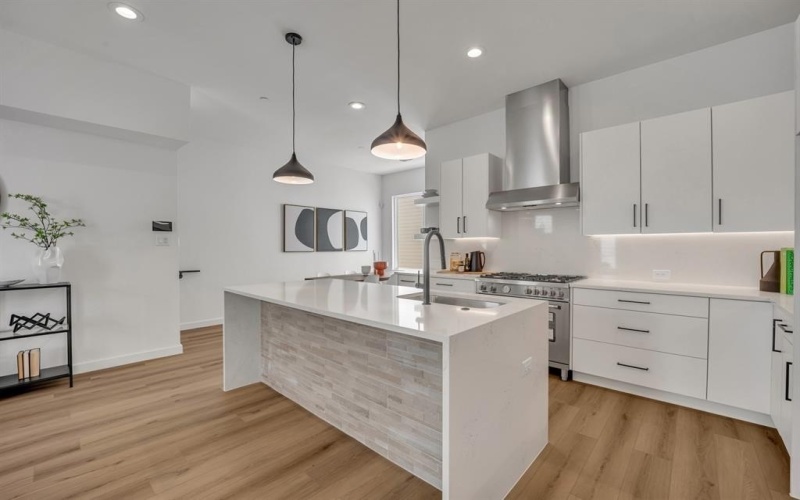 3612 San Jacinto #106, Dallas, TX 75204, 3 Bedrooms Bedrooms, ,3 BathroomsBathrooms,Residential,For Sale,3612 San Jacinto,0,21040397