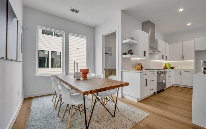 3612 San Jacinto #106, Dallas, TX 75204, 3 Bedrooms Bedrooms, ,3 BathroomsBathrooms,Residential,For Sale,3612 San Jacinto,0,21040397
