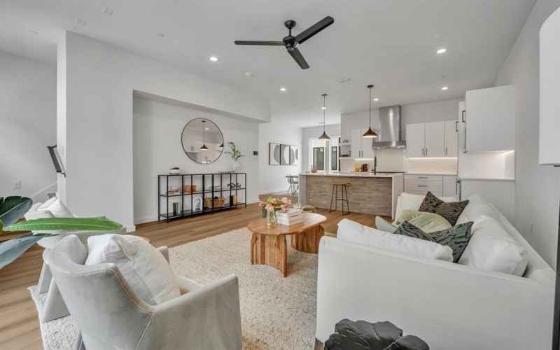 3612 San Jacinto #106, Dallas, TX 75204, 3 Bedrooms Bedrooms, ,3 BathroomsBathrooms,Residential,For Sale,3612 San Jacinto,0,21040397