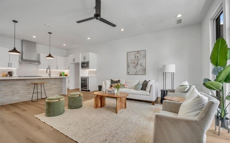 3612 San Jacinto #106, Dallas, TX 75204, 3 Bedrooms Bedrooms, ,3 BathroomsBathrooms,Residential,For Sale,3612 San Jacinto,0,21040397