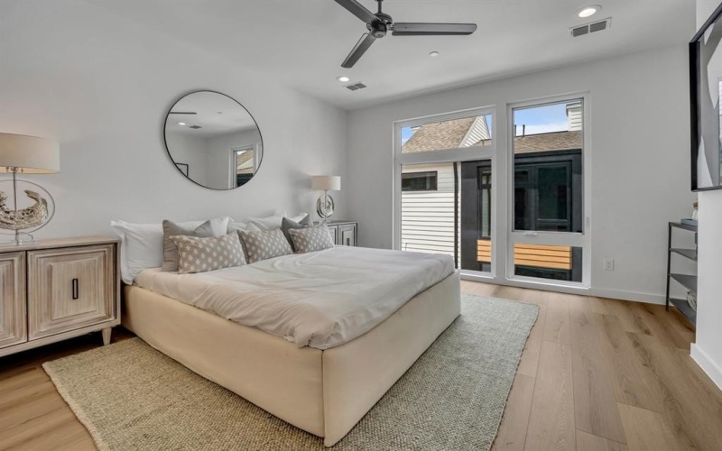 3612 San Jacinto #106, Dallas, TX 75204, 3 Bedrooms Bedrooms, ,3 BathroomsBathrooms,Residential,For Sale,3612 San Jacinto,0,21040397