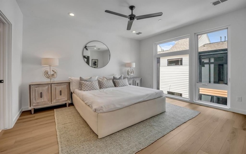 3612 San Jacinto #106, Dallas, TX 75204, 3 Bedrooms Bedrooms, ,3 BathroomsBathrooms,Residential,For Sale,3612 San Jacinto,0,21040397