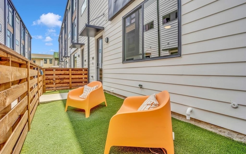 3612 San Jacinto #106, Dallas, TX 75204, 3 Bedrooms Bedrooms, ,3 BathroomsBathrooms,Residential,For Sale,3612 San Jacinto,0,21040397