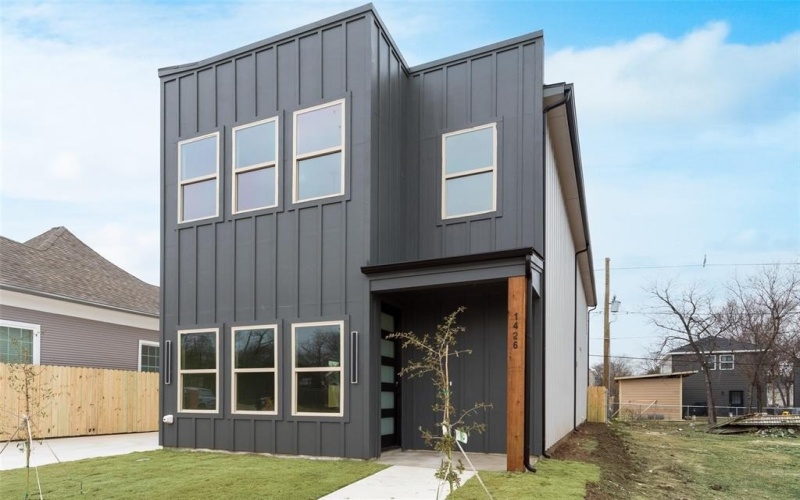 1426 Evans Avenue, Fort Worth, TX 76104, 3 Bedrooms Bedrooms, ,2 BathroomsBathrooms,Residential,For Sale,1426 Evans Avenue,0,21040604