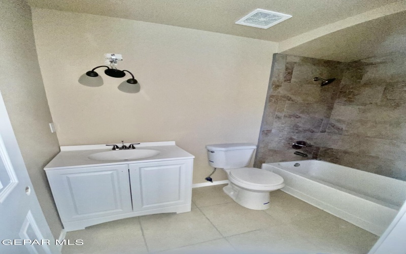 108 N Gibraltar Drive unit: A #A, El Paso, TX 79905, 3 Habitaciones Habitaciones , ,2 BañosBaños,Residential,En Venta,108 N Gibraltar Drive unit: A,0,913958