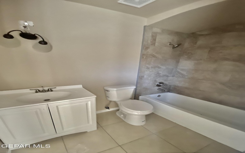 108 N Gibraltar Drive unit: A #A, El Paso, TX 79905, 3 Habitaciones Habitaciones , ,2 BañosBaños,Residential,En Venta,108 N Gibraltar Drive unit: A,0,913958