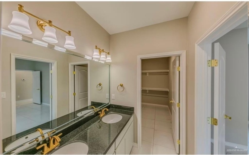 317 Central Park Street, Edinburg, TX 78541, 3 Bedrooms Bedrooms, ,2 BathroomsBathrooms,Residential,For Sale,317 Central Park Street,0,479117