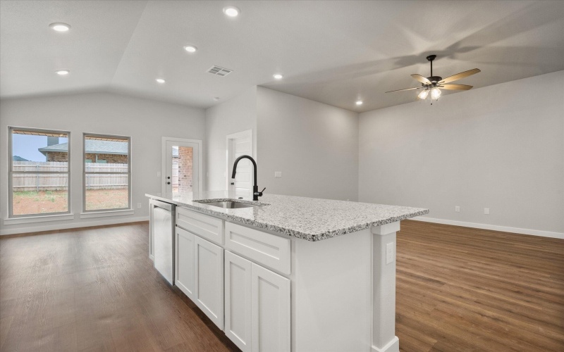 307 E 24th Street, Wolfforth, TX 79382, 3 Habitaciones Habitaciones , ,2 BañosBaños,Residential,En Venta,307 E 24th Street,0,202559490
