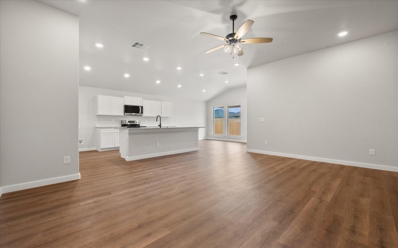 307 E 24th Street, Wolfforth, TX 79382, 3 Habitaciones Habitaciones , ,2 BañosBaños,Residential,En Venta,307 E 24th Street,0,202559490