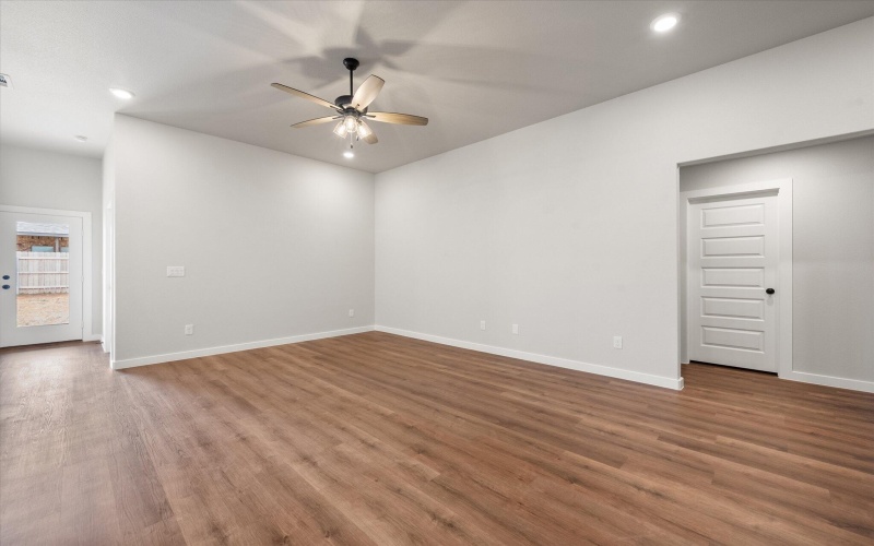 307 E 24th Street, Wolfforth, TX 79382, 3 Habitaciones Habitaciones , ,2 BañosBaños,Residential,En Venta,307 E 24th Street,0,202559490